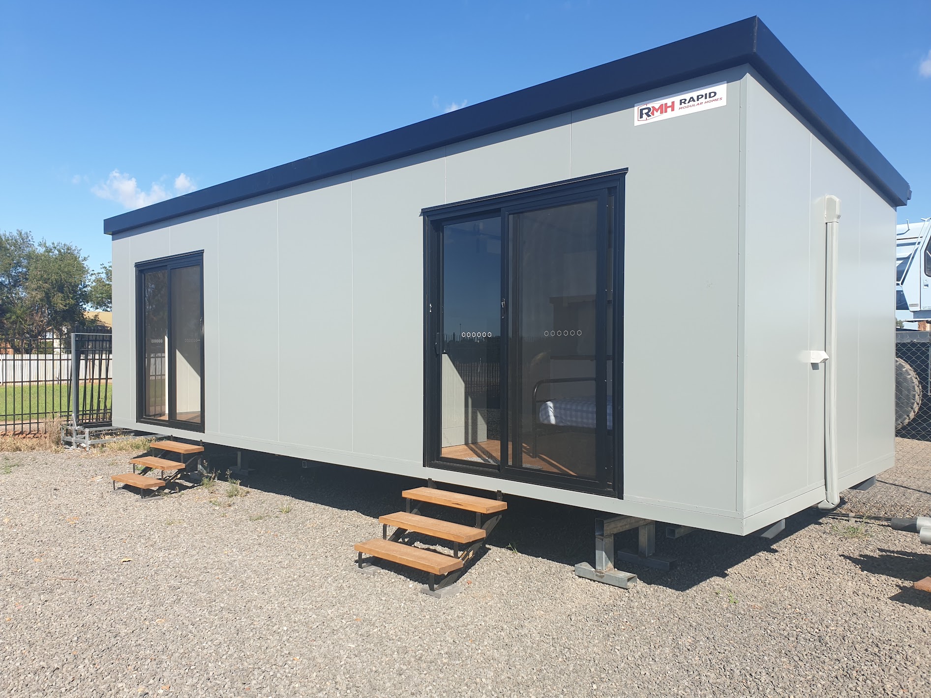 Single workforce accommodation unit