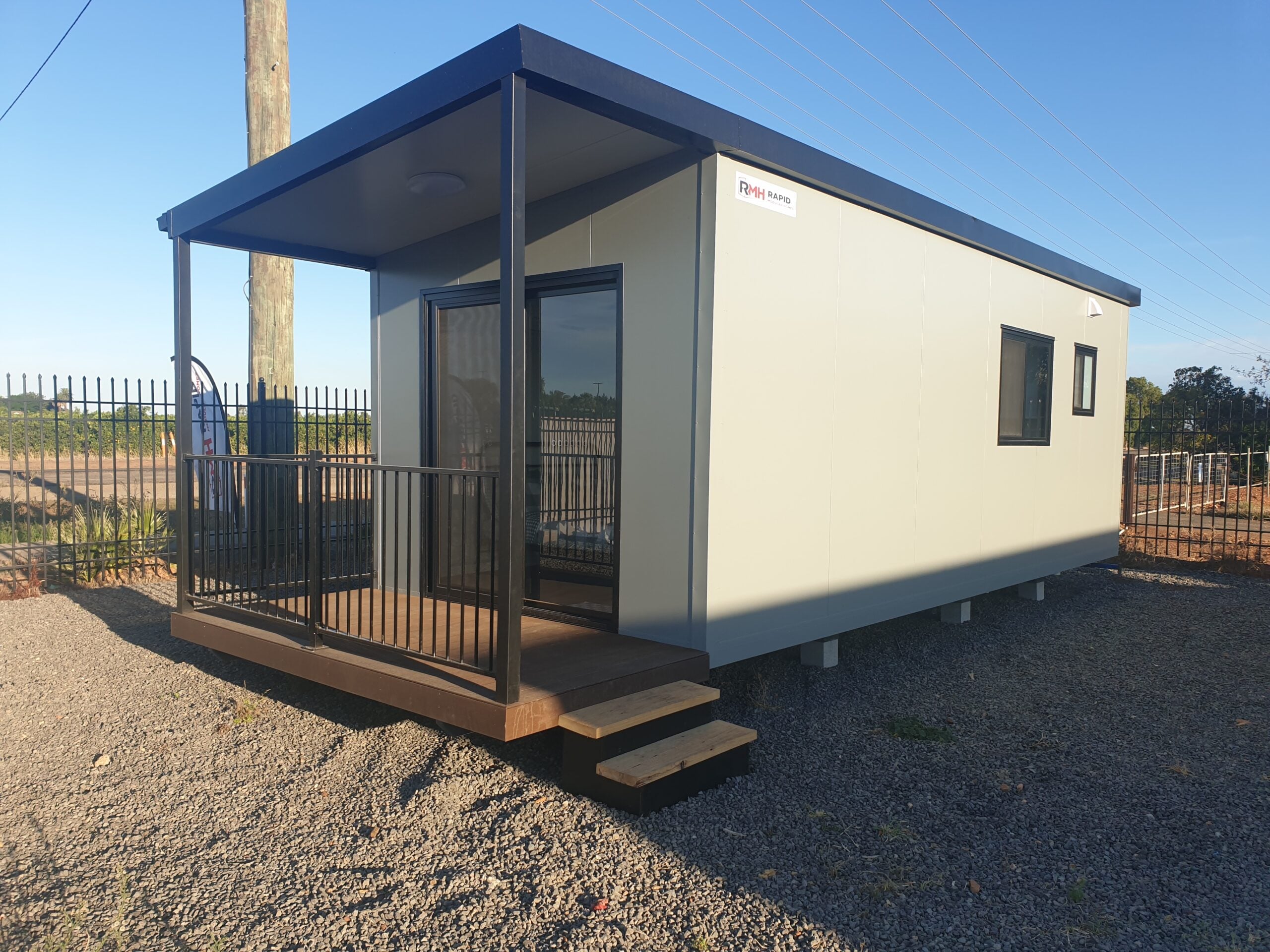 Solar farm accommodation modules