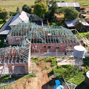 bb building construction with roofing